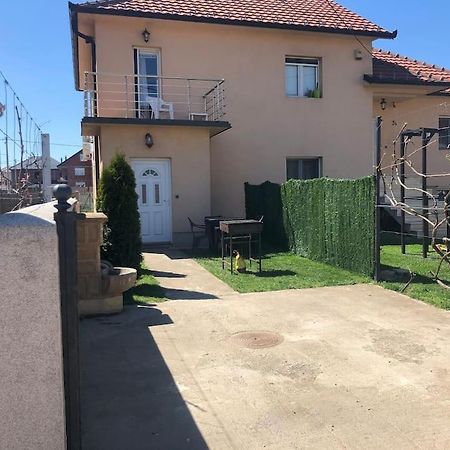 2Br Airport Accommodation W/Free Private Parking Ledine 외부 사진