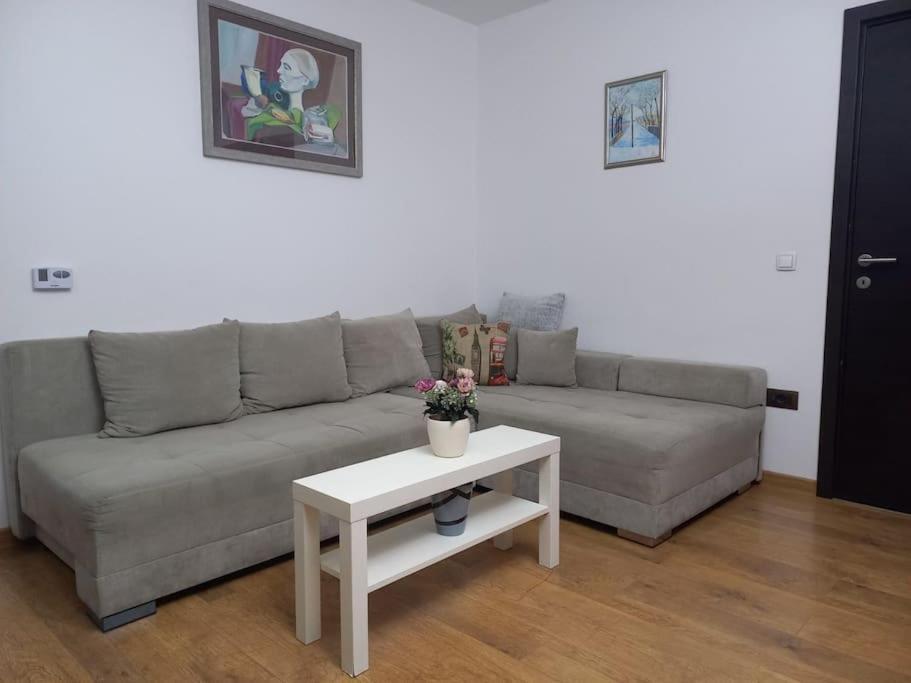 2Br Airport Accommodation W/Free Private Parking Ledine 외부 사진