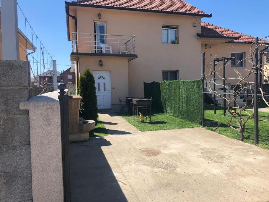 2Br Airport Accommodation W/Free Private Parking Ledine 외부 사진